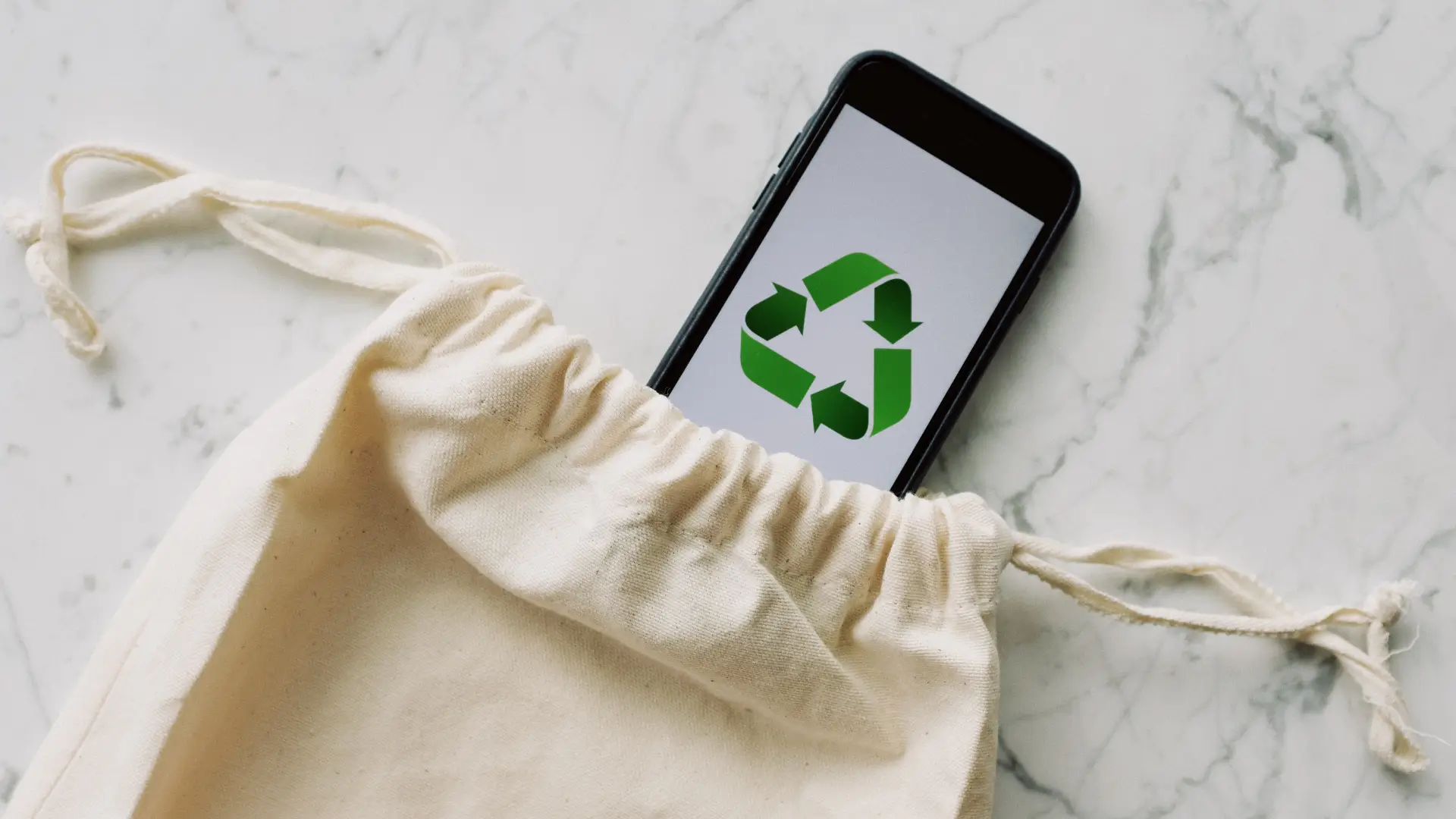 Diskret und umweltfreundliche Räumungen in Zürich durch Postumzug