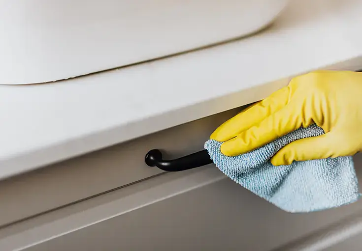 Vorher-Nachher Vergleich einer gereinigten Wohnung im Kanton Aargau