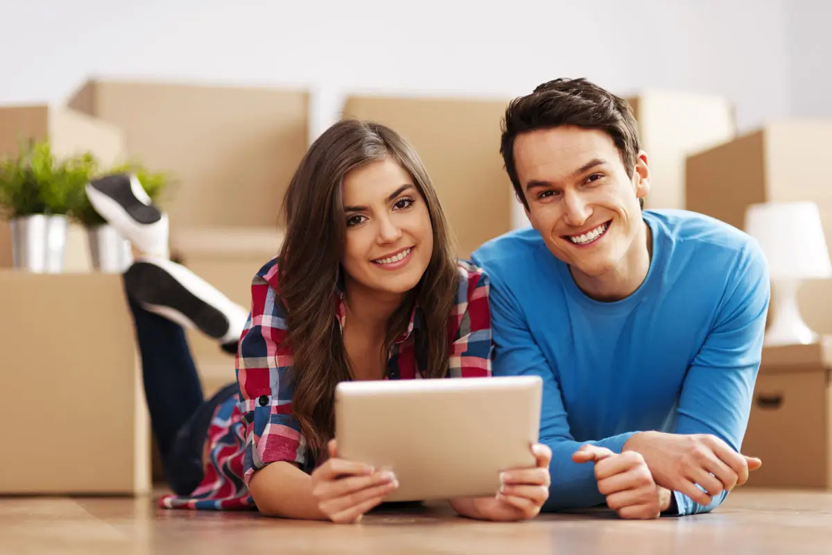 Beratungsgespräch zur Umzugskostenplanung mit Postumzug im Aargau